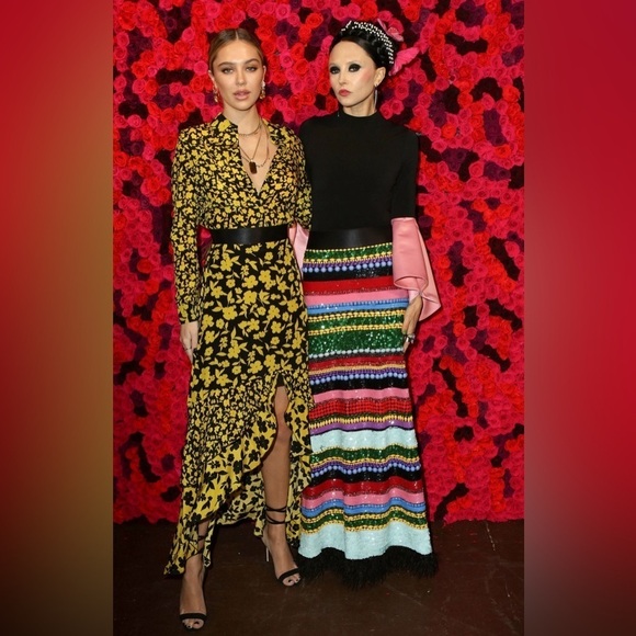 New! Alice + Olivia Sueann Silk Asymmetric Tiered Ruffle Floral Skirt 💛 size 2 - Picture 3 of 15